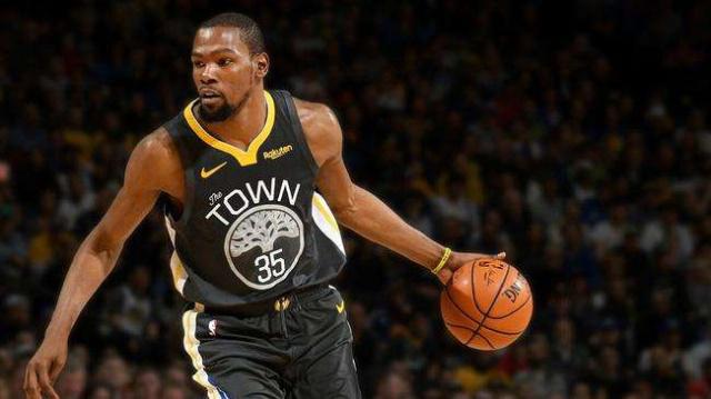 在禁区弧顶 在禁区弧顶