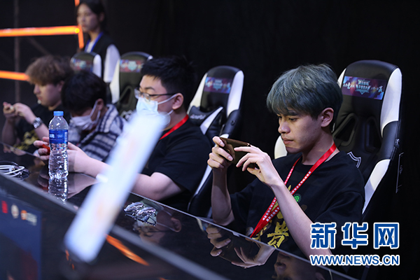 持球推进 持球推进